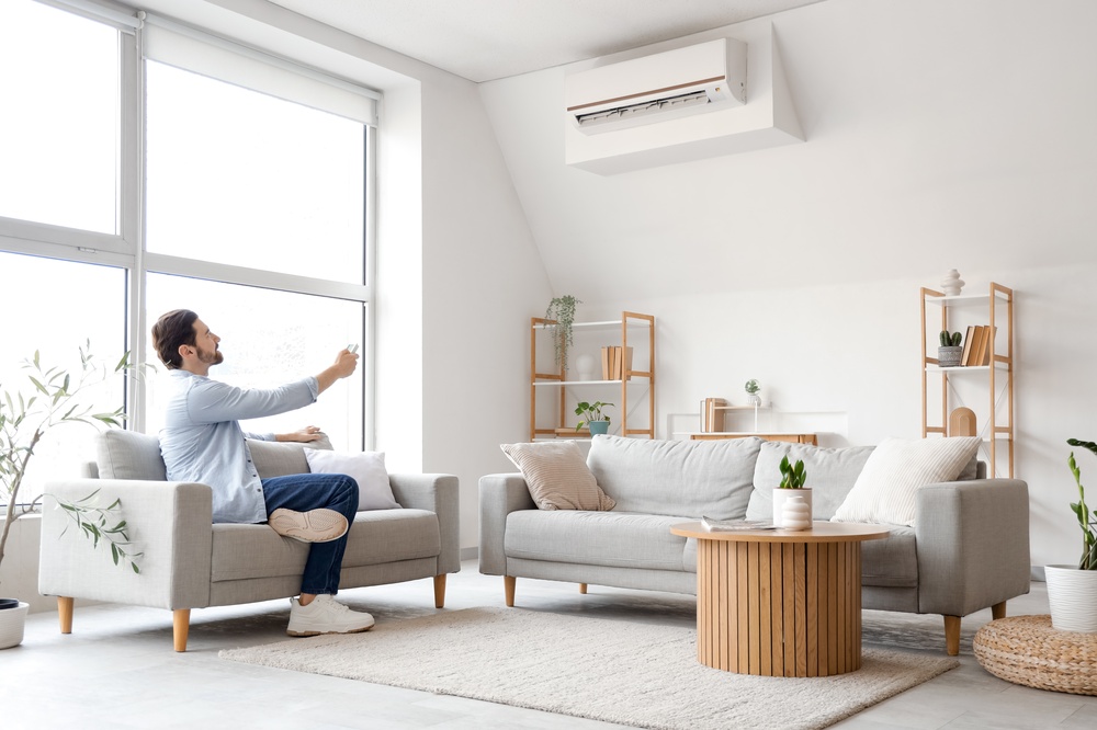 Energy-efficient mini split delivering air directly into the room