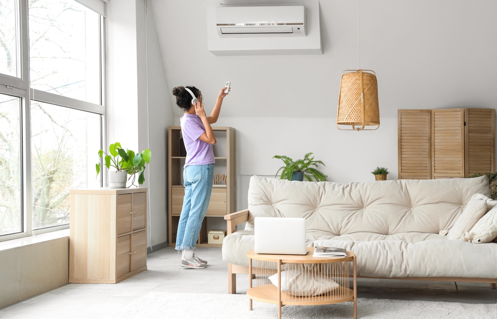 Quiet mini split indoor unit running as low as 19 dB