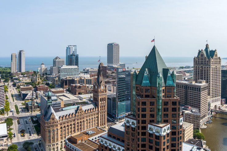 The Least Internet-Connected Cities - Infographics of Milwaukee, Wisconsin—urban centers in the Midwest still face disparities in internet connectivity.