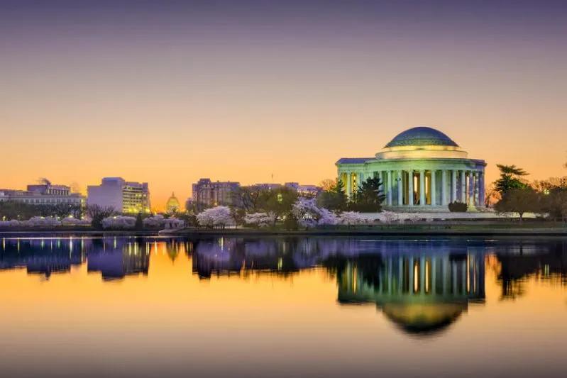 "View of Washington, D.C.’s Jefferson Memorial at sunrise, highlighting a city well-equipped for remote work.