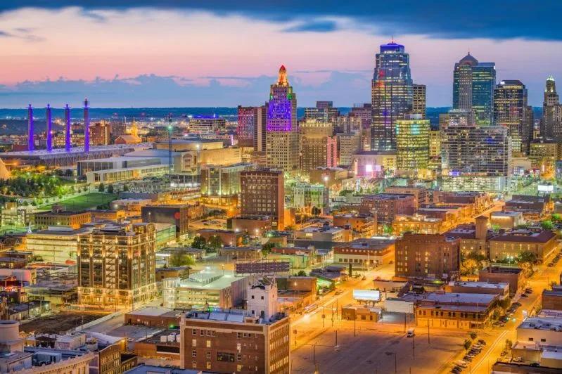 View of Kansas City skyline at dusk showcasing the city’s growing readiness for remote work.
