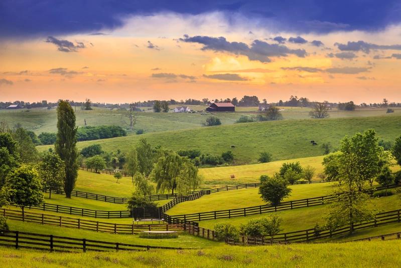 States With Fastest Growing Economies - Image of the beautiful landscape of the Kentucky countryside during the evening.